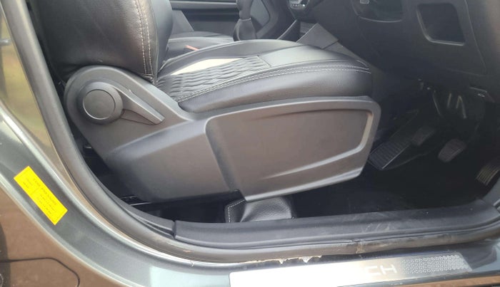 2024 Tata PUNCH ADVENTURE MT, Petrol, Manual, 4,106 km, Driver Side Adjustment Panel