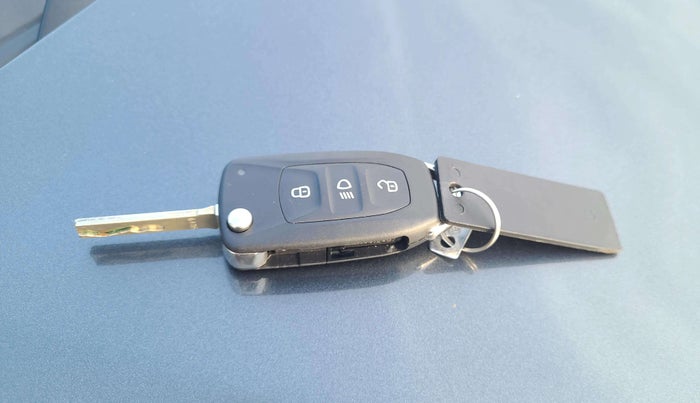 2024 Tata PUNCH ADVENTURE MT, Petrol, Manual, 4,106 km, Key Close Up
