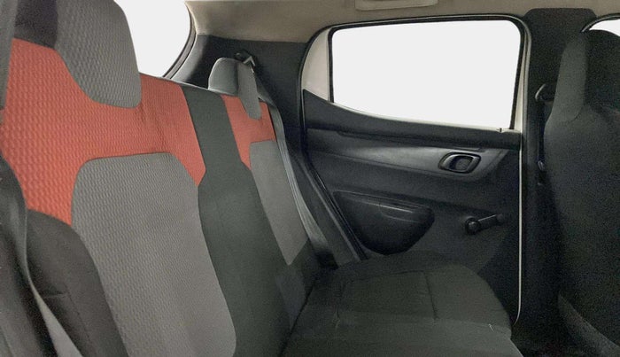 2017 Renault Kwid RXT 1.0, Petrol, Manual, 81,859 km, Right Side Rear Door Cabin
