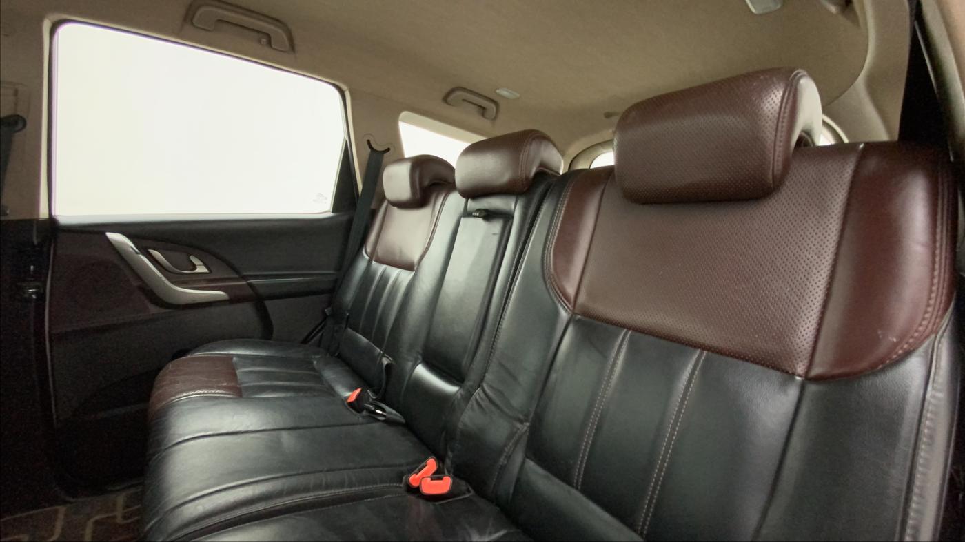 2012 Mahindra XUV500 W8, Diesel, Manual, 94,903 km, Right Side Rear Door Cabin