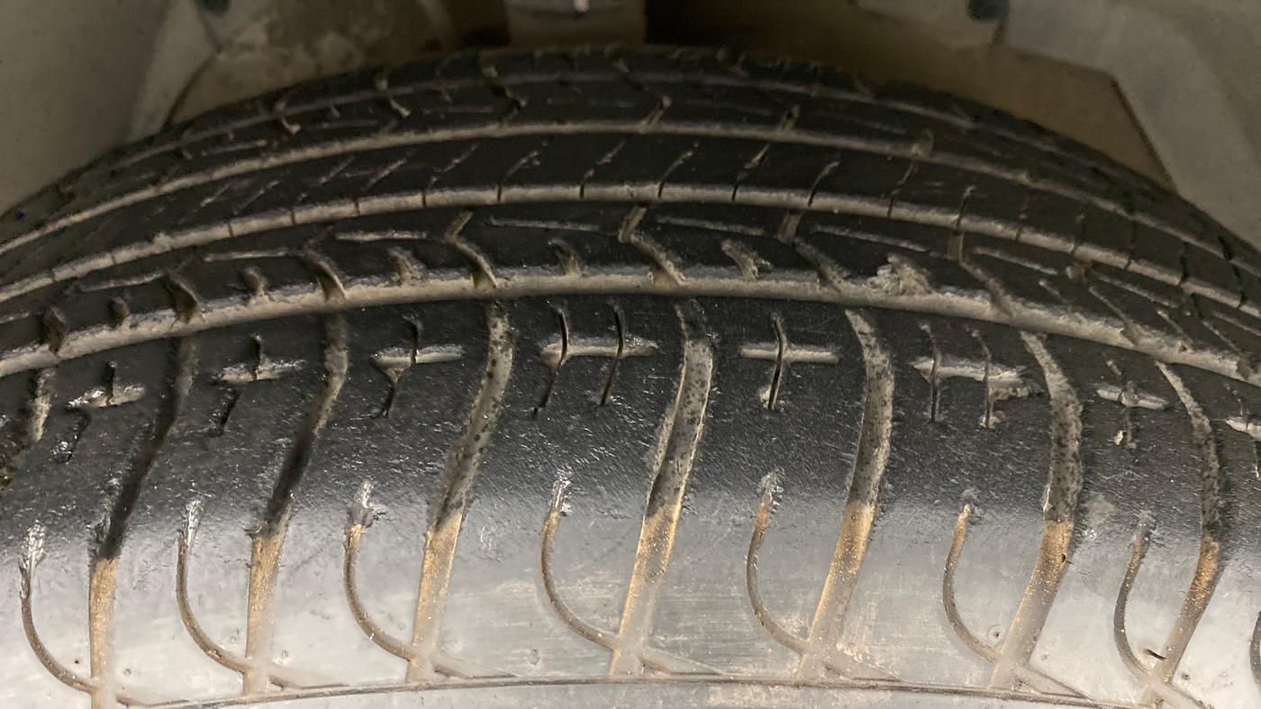 2012 Mahindra XUV500 W8, Diesel, Manual, 94,903 km, Right Front Tyre Tread