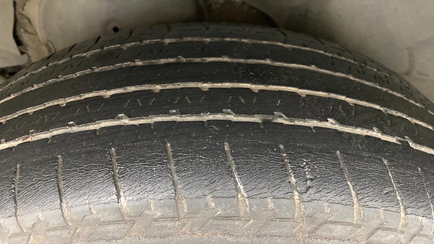2012 Mahindra XUV500 W8, Diesel, Manual, 94,903 km, Right Rear Tyre Tread