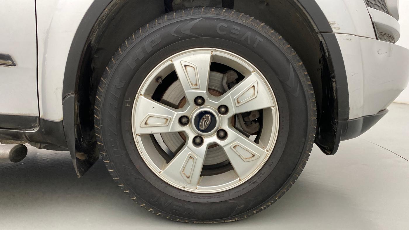 2012 Mahindra XUV500 W8, Diesel, Manual, 94,903 km, Right Front Wheel