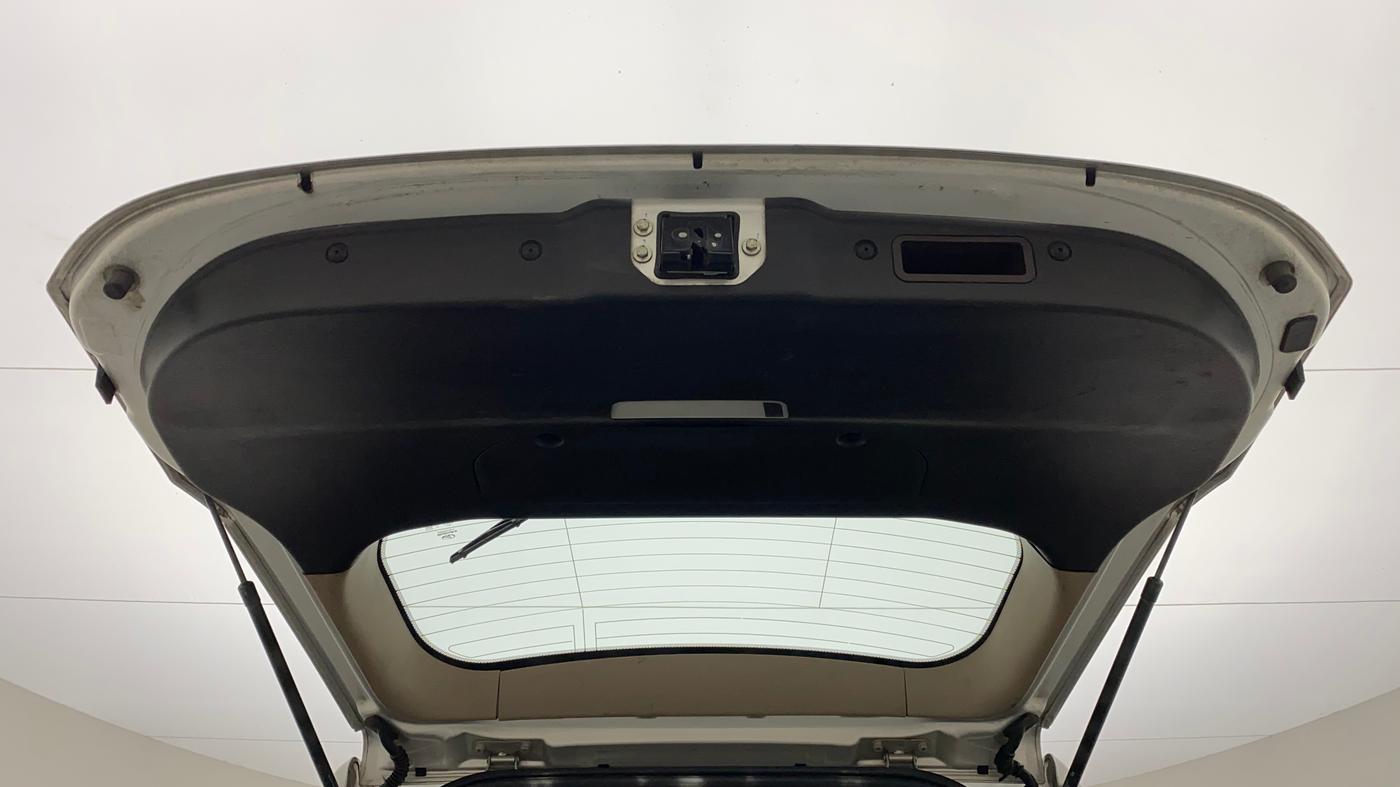 2012 Mahindra XUV500 W8, Diesel, Manual, 94,903 km, Boot Door Open