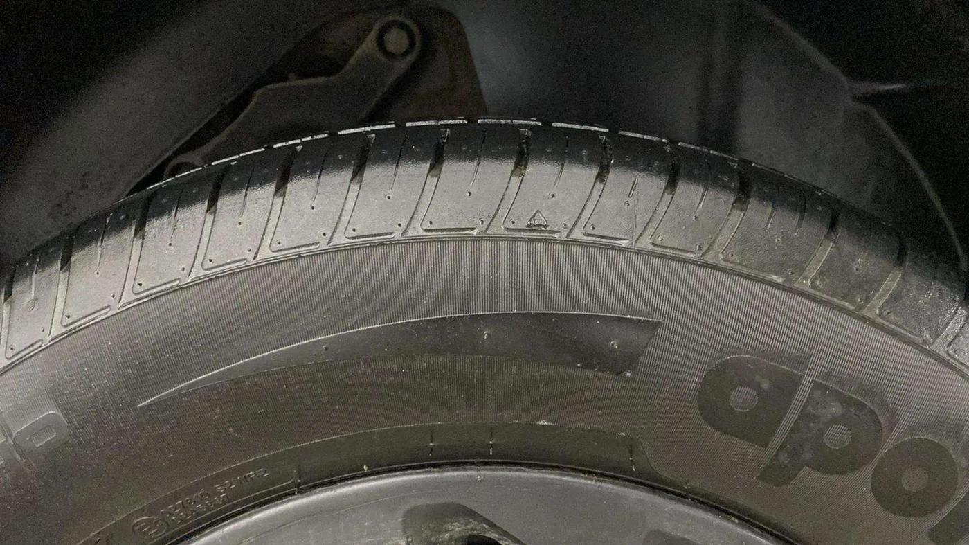 2021 Tata Harrier XZA PLUS 2.0L DARK EDITION, Diesel, Automatic, 43,383 km, Left Rear Tyre Tread
