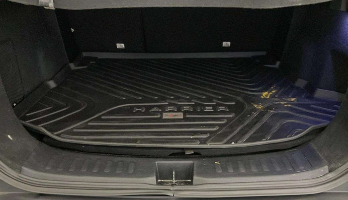 2021 Tata Harrier XZA PLUS 2.0L DARK EDITION, Diesel, Automatic, 43,383 km, Boot Inside