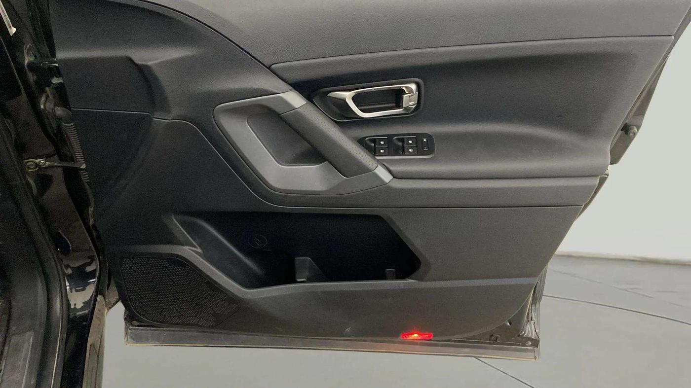2021 Tata Harrier XZA PLUS 2.0L DARK EDITION, Diesel, Automatic, 43,383 km, Driver Side Door Panels Control