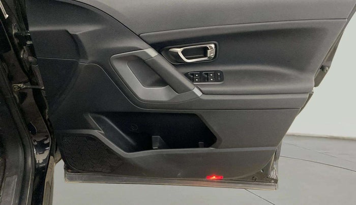 2021 Tata Harrier XZA PLUS 2.0L DARK EDITION, Diesel, Automatic, 43,383 km, Driver Side Door Panels Control