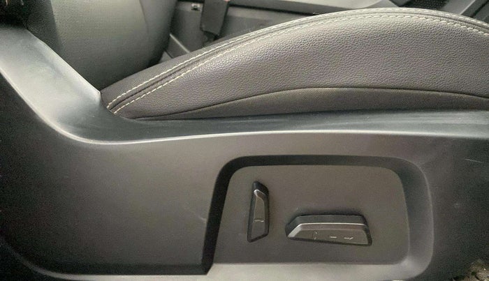 2021 Tata Harrier XZA PLUS 2.0L DARK EDITION, Diesel, Automatic, 43,383 km, Driver Side Adjustment Panel
