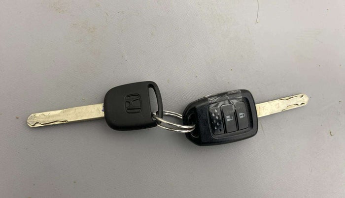2018 Honda WR-V 1.2L I-VTEC VX MT, Petrol, Manual, 82,373 km, Key Close Up