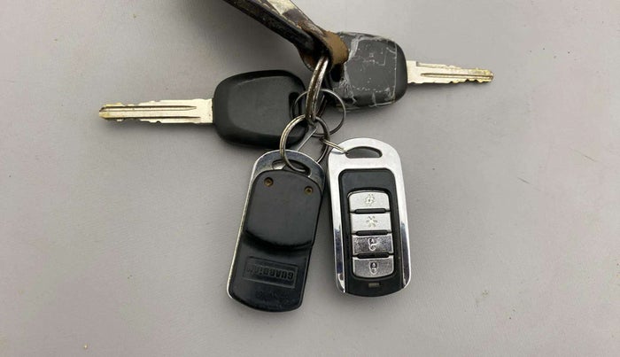 2015 Maruti Alto 800 LXI, Petrol, Manual, 43,917 km, Key Close Up