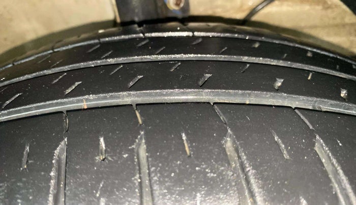 2021 Maruti Ertiga ZXI AT SHVS, Petrol, Automatic, 41,200 km, Right Front Tyre Tread