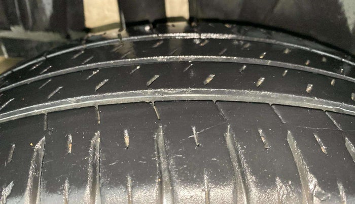 2021 Maruti Ertiga ZXI AT SHVS, Petrol, Automatic, 41,200 km, Right Rear Tyre Tread