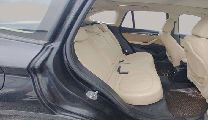 2016 BMW X1 xDrive20d xLine, Diesel, Automatic, 71,987 km, Right Side Rear Door Cabin