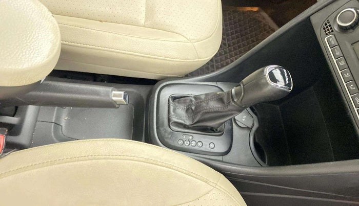 2017 Skoda Rapid 1.6 MPI STYLE PLUS AT, Petrol, Automatic, 1,00,713 km, Gear Lever