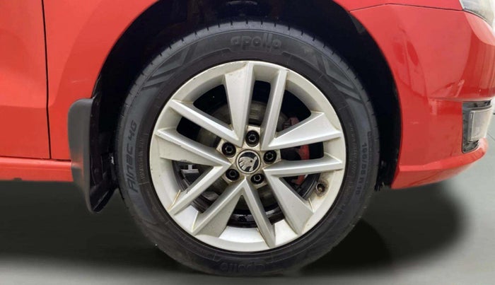2017 Skoda Rapid 1.6 MPI STYLE PLUS AT, Petrol, Automatic, 1,00,713 km, Right Front Wheel