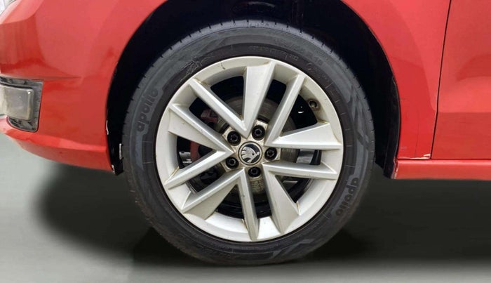 2017 Skoda Rapid 1.6 MPI STYLE PLUS AT, Petrol, Automatic, 1,00,713 km, Left Front Wheel