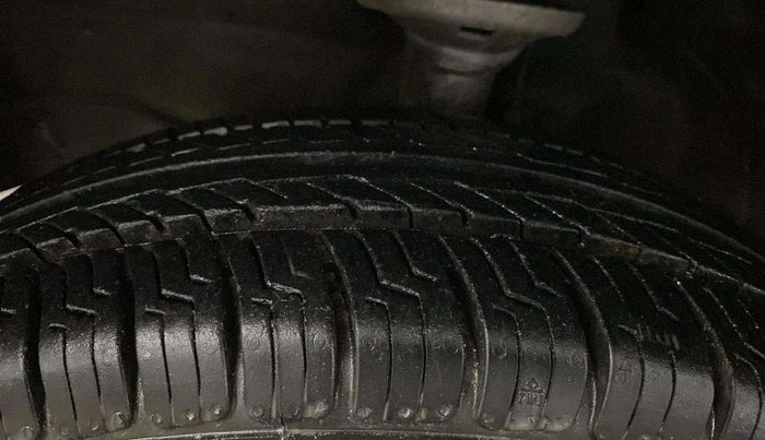 2014 Maruti Wagon R 1.0 LXI, Petrol, Manual, 23,394 km, Left Front Tyre Tread