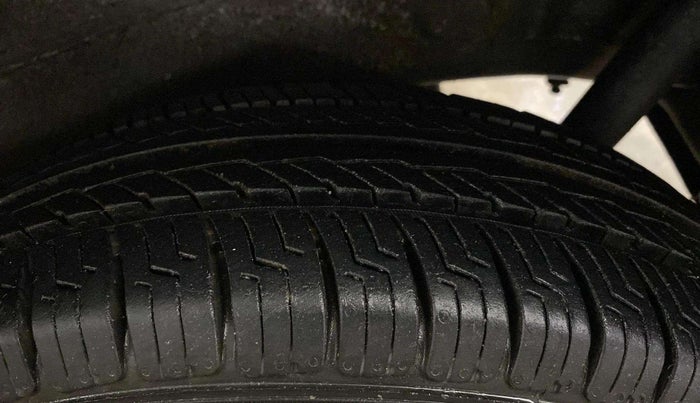 2014 Maruti Wagon R 1.0 LXI, Petrol, Manual, 23,394 km, Left Rear Tyre Tread