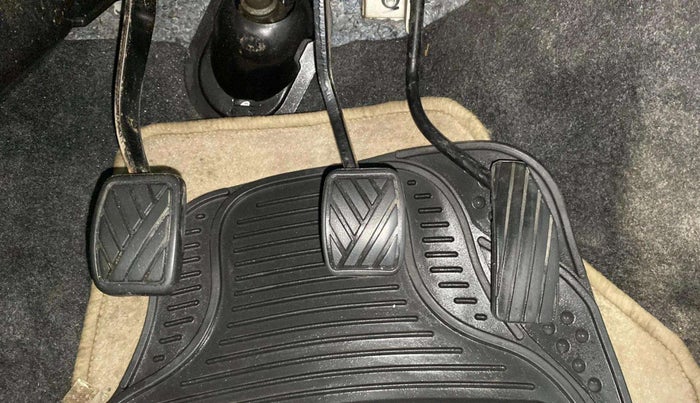 2014 Maruti Wagon R 1.0 LXI, Petrol, Manual, 23,394 km, Pedals