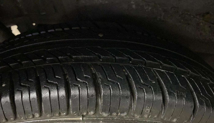 2014 Maruti Wagon R 1.0 LXI, Petrol, Manual, 23,394 km, Right Rear Tyre Tread