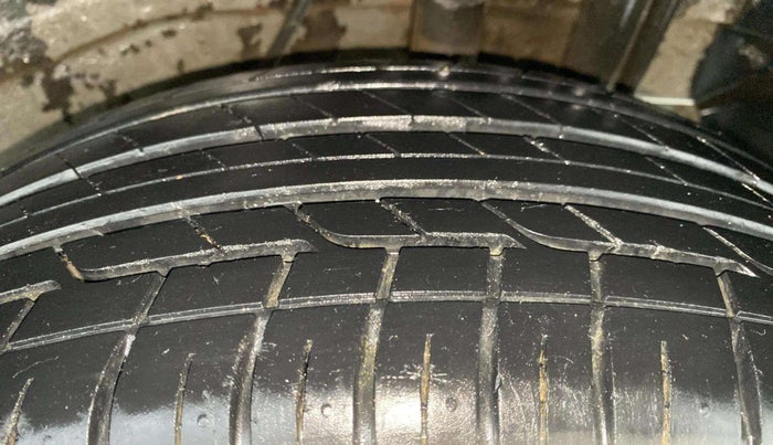 2018 Tata NEXON XM PETROL, Petrol, Manual, 43,939 km, Left Rear Tyre Tread