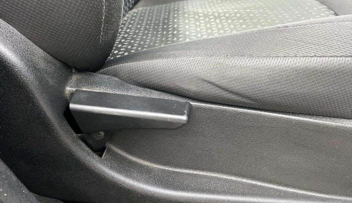 2018 Tata NEXON XM PETROL, Petrol, Manual, 43,939 km, Driver Side Adjustment Panel