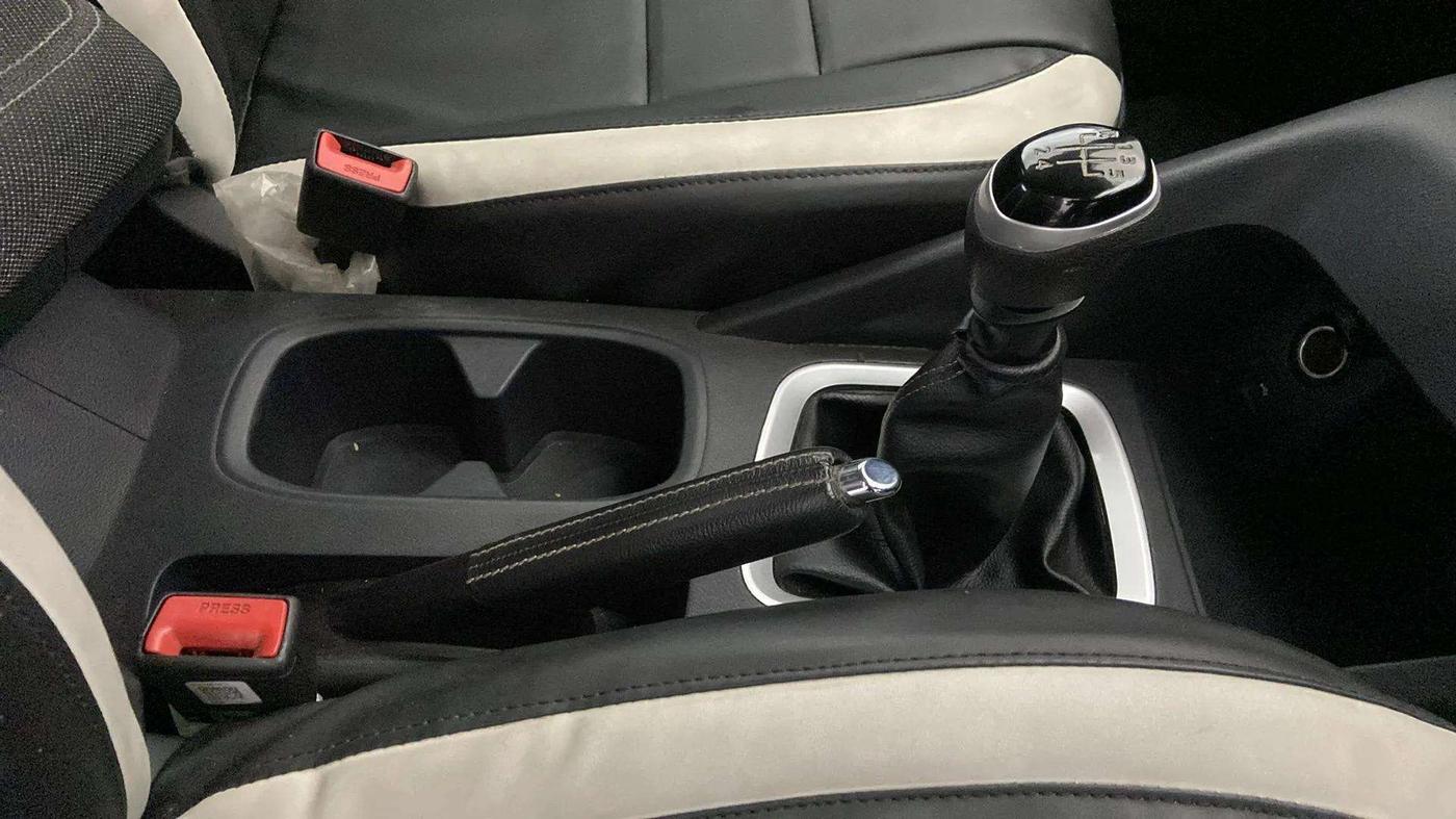 2022 Nissan MAGNITE XV PREMIUM, Petrol, Manual, 18,119 km, Gear Lever