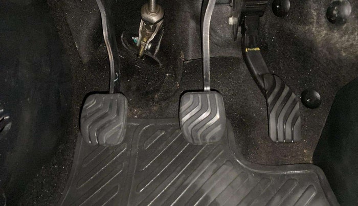 2022 Nissan MAGNITE XV PREMIUM, Petrol, Manual, 18,119 km, Pedals