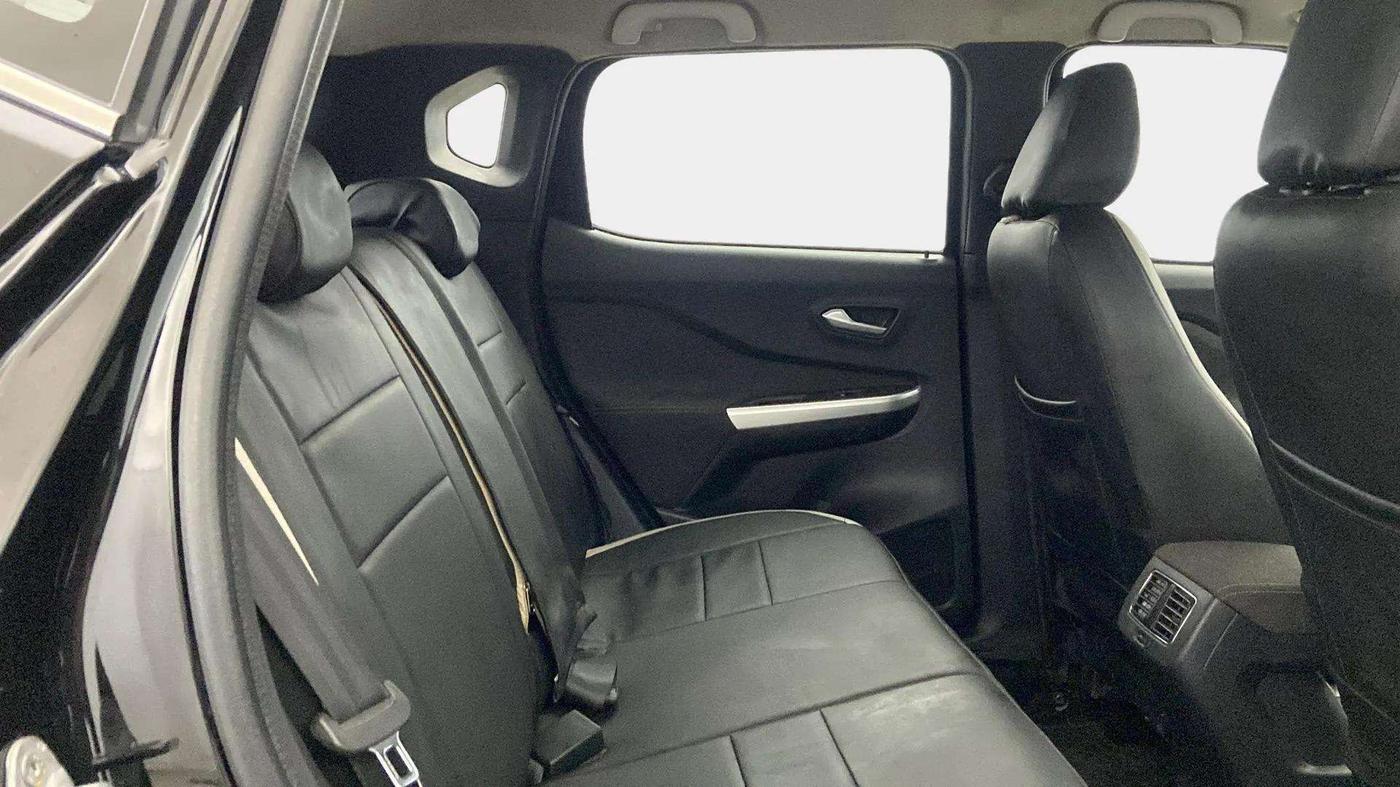 2022 Nissan MAGNITE XV PREMIUM, Petrol, Manual, 18,119 km, Right Side Rear Door Cabin