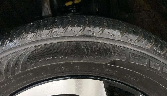 2022 Nissan MAGNITE XV PREMIUM, Petrol, Manual, 18,119 km, Left Front Tyre Tread