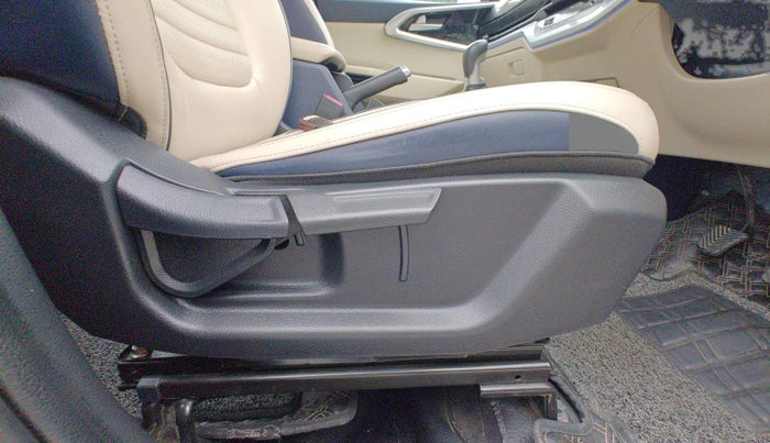 2022 KIA CARENS LUXURY 1.5 DIESEL 7 STR, Diesel, Manual, 44,562 km, Driver Side Adjustment Panel