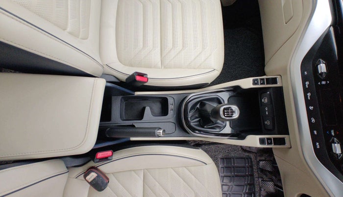 2022 KIA CARENS LUXURY 1.5 DIESEL 7 STR, Diesel, Manual, 44,562 km, Gear Lever