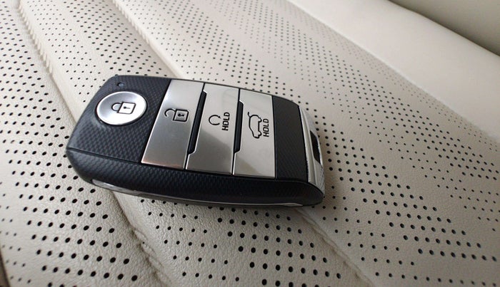 2022 KIA CARENS LUXURY 1.5 DIESEL 7 STR, Diesel, Manual, 44,562 km, Key Close Up