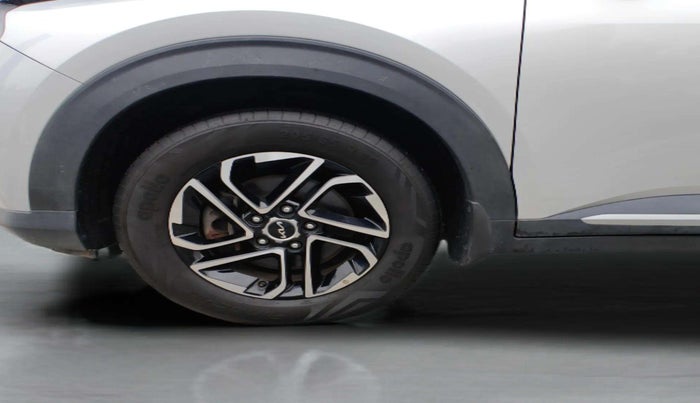 2022 KIA CARENS LUXURY 1.5 DIESEL 7 STR, Diesel, Manual, 44,562 km, Left Front Wheel