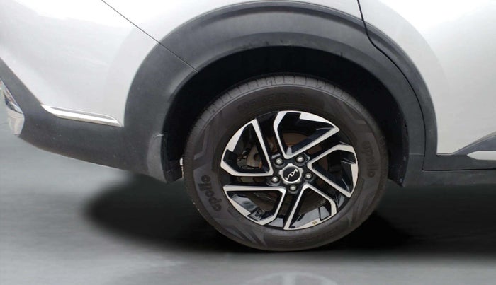 2022 KIA CARENS LUXURY 1.5 DIESEL 7 STR, Diesel, Manual, 44,562 km, Right Rear Wheel