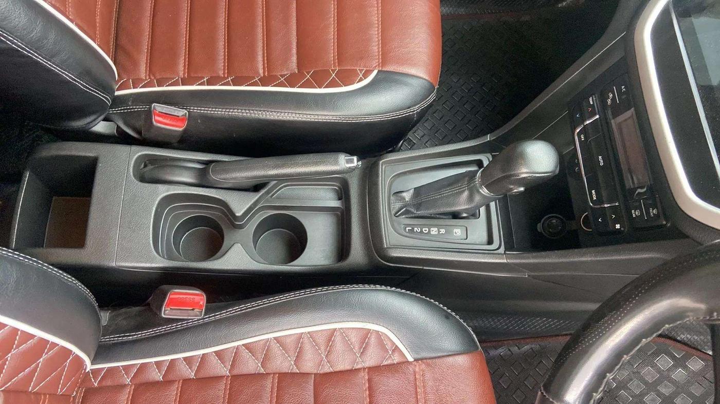 2020 Maruti Vitara Brezza VXI AT SHVS, Petrol, Automatic, 60,869 km, Gear Lever