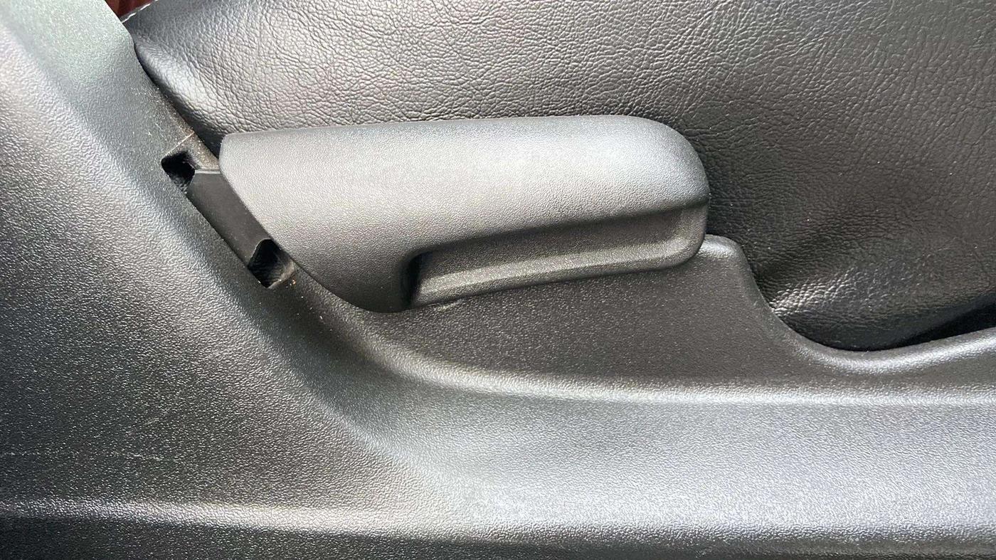 2020 Maruti Vitara Brezza VXI AT SHVS, Petrol, Automatic, 60,869 km, Driver Side Adjustment Panel