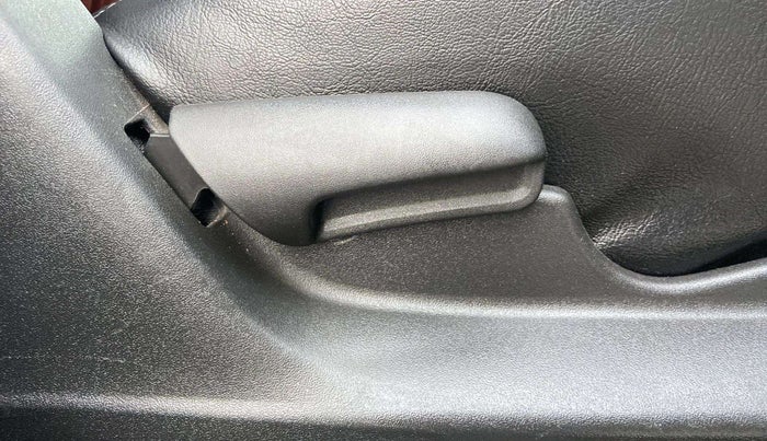 2020 Maruti Vitara Brezza VXI AT SHVS, Petrol, Automatic, 60,848 km, Driver Side Adjustment Panel