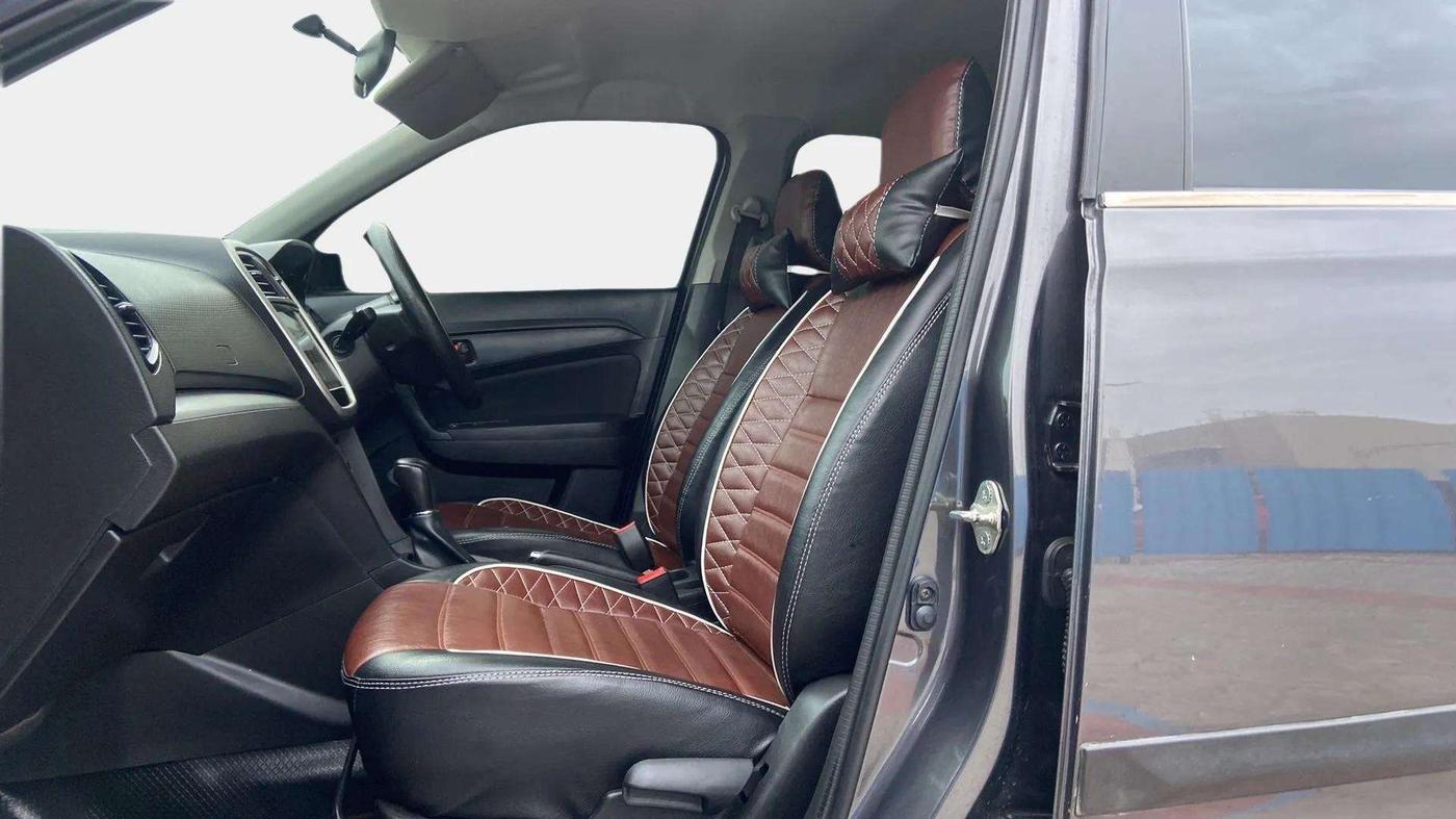 2020 Maruti Vitara Brezza VXI AT SHVS, Petrol, Automatic, 60,869 km, Right Side Front Door Cabin