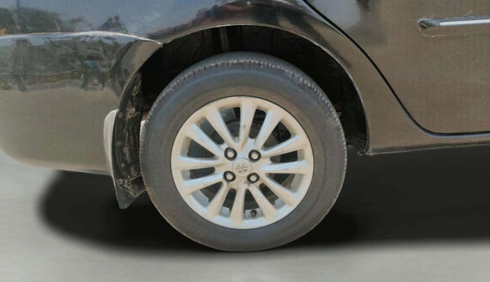2012 Toyota Etios VD, Diesel, Manual, 1,70,000 km, Right Rear Wheel