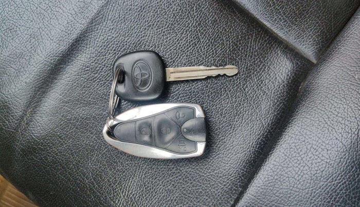 2012 Toyota Etios VD, Diesel, Manual, 1,70,000 km, Key Close Up