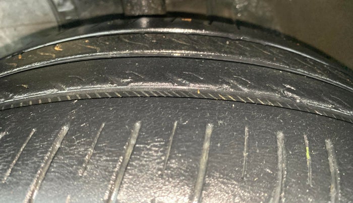 2012 Toyota Etios VD, Diesel, Manual, 1,70,000 km, Left Front Tyre Tread