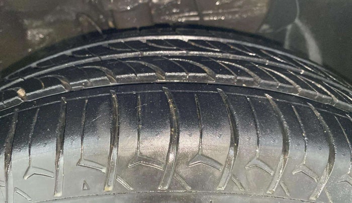 2018 Hyundai Elite i20 MAGNA EXECUTIVE 1.2, Petrol, Manual, 77,410 km, Right Front Tyre Tread