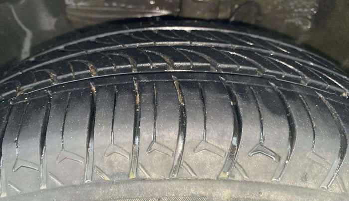 2018 Hyundai Elite i20 MAGNA EXECUTIVE 1.2, Petrol, Manual, 77,410 km, Left Front Tyre Tread