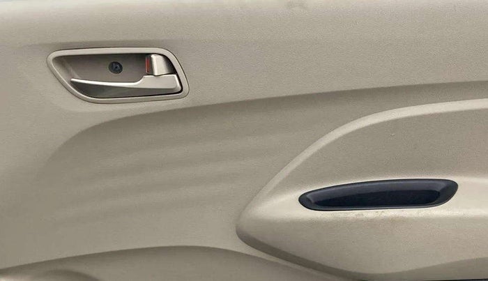 2019 Hyundai NEW SANTRO SPORTZ CNG, CNG, Manual, 1,39,034 km, Driver Side Door Panels Control