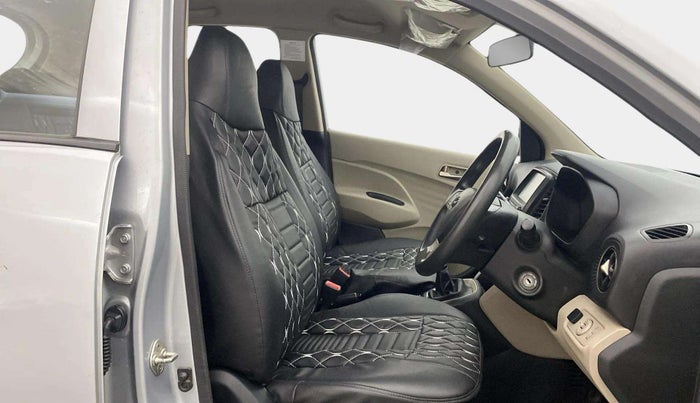 2019 Hyundai NEW SANTRO SPORTZ CNG, CNG, Manual, 1,39,034 km, Right Side Front Door Cabin