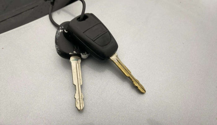 2019 Hyundai NEW SANTRO SPORTZ CNG, CNG, Manual, 1,39,034 km, Key Close Up