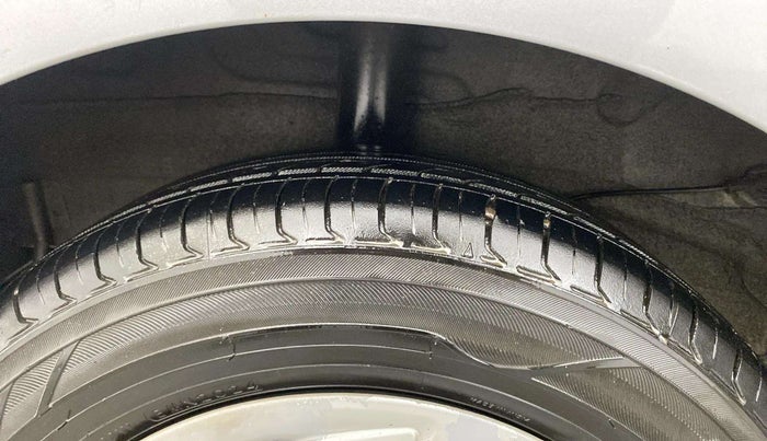 2019 Hyundai NEW SANTRO SPORTZ CNG, CNG, Manual, 1,39,034 km, Right Rear Tyre Tread