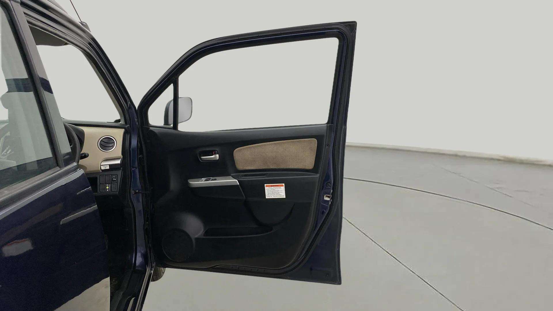 RHS-Front-Door-Open-32